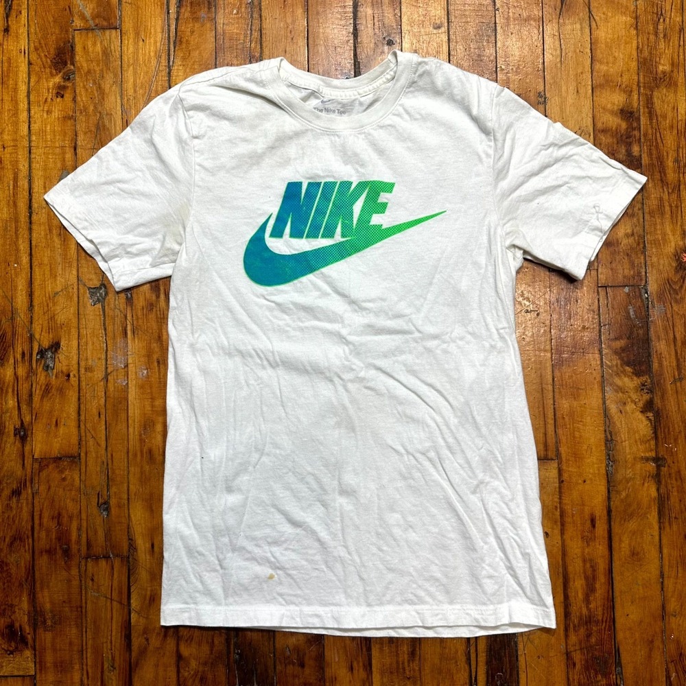 Nike T-Shirt Men's Small White Teal Graphic Logo Short Sleeve Crew Neck Pullover